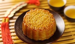 吃瓜不如吃月饼的说说,品味月饼，传承传统美食文化