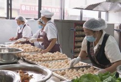 柳城职食堂吃瓜