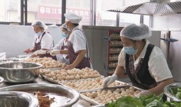 柳城职食堂吃瓜