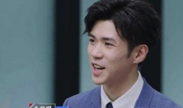 何炅吃瓜的表情