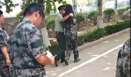 广西教官吃瓜事件视频,视频曝光引发舆论风波