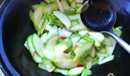 干瓜可以炒着吃,传统美食的焕新演绎